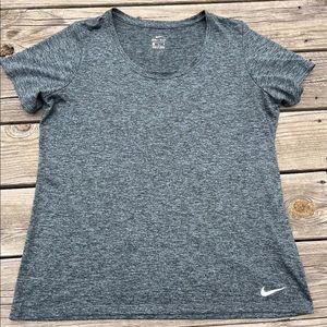Women Nike Dri-fit workout top. XL.